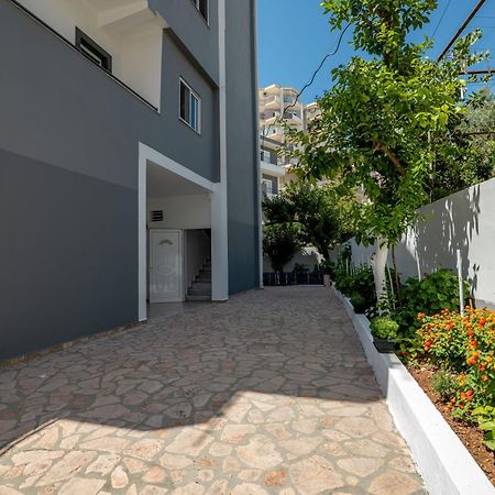 Hoteleks Inn & Suites Саранда Екстер'єр фото