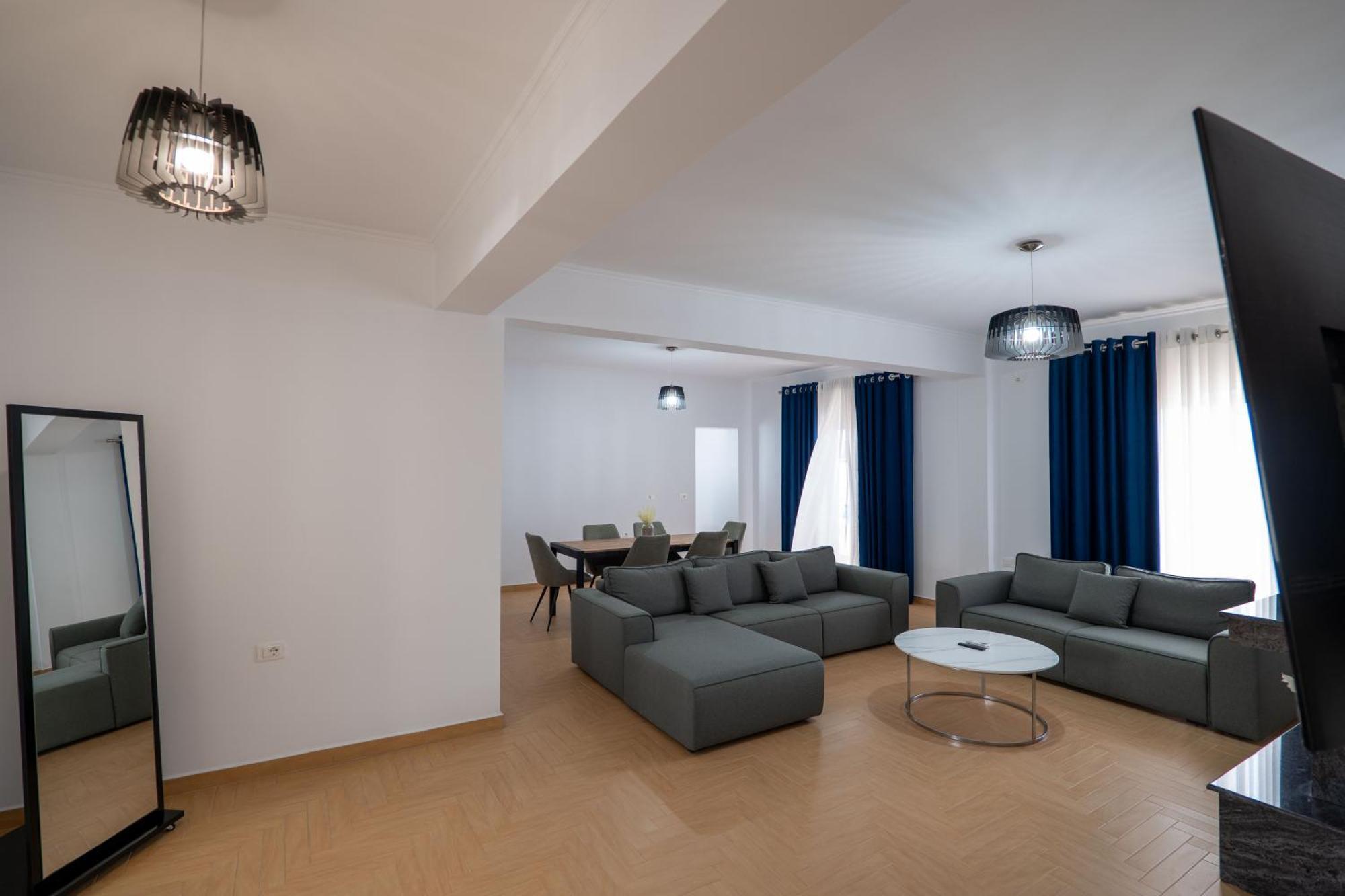 Hoteleks Inn & Suites Саранда Екстер'єр фото
