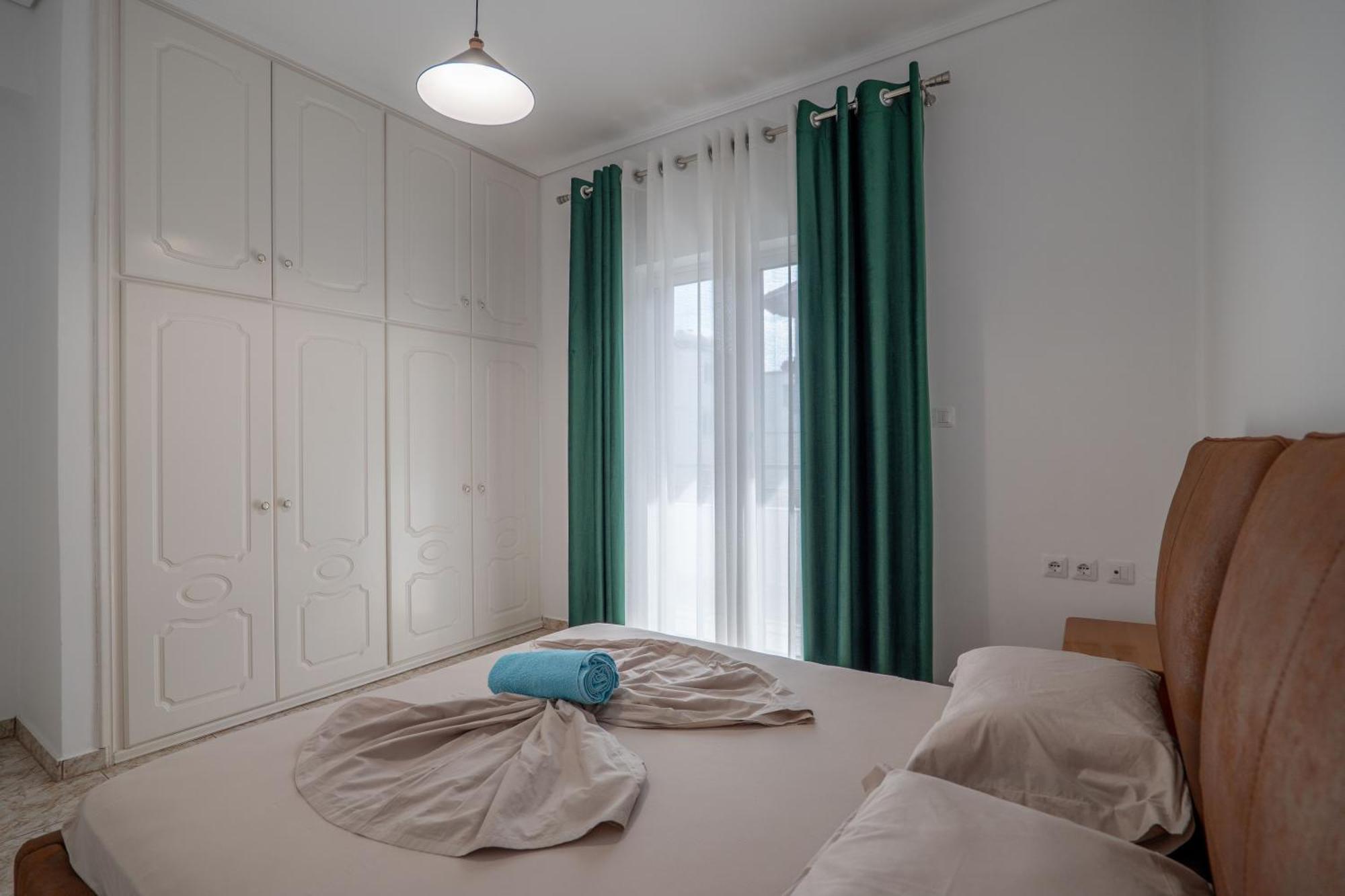 Hoteleks Inn & Suites Саранда Екстер'єр фото