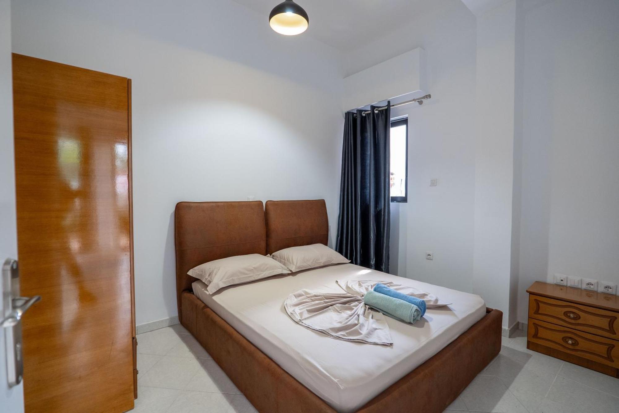 Hoteleks Inn & Suites Саранда Екстер'єр фото