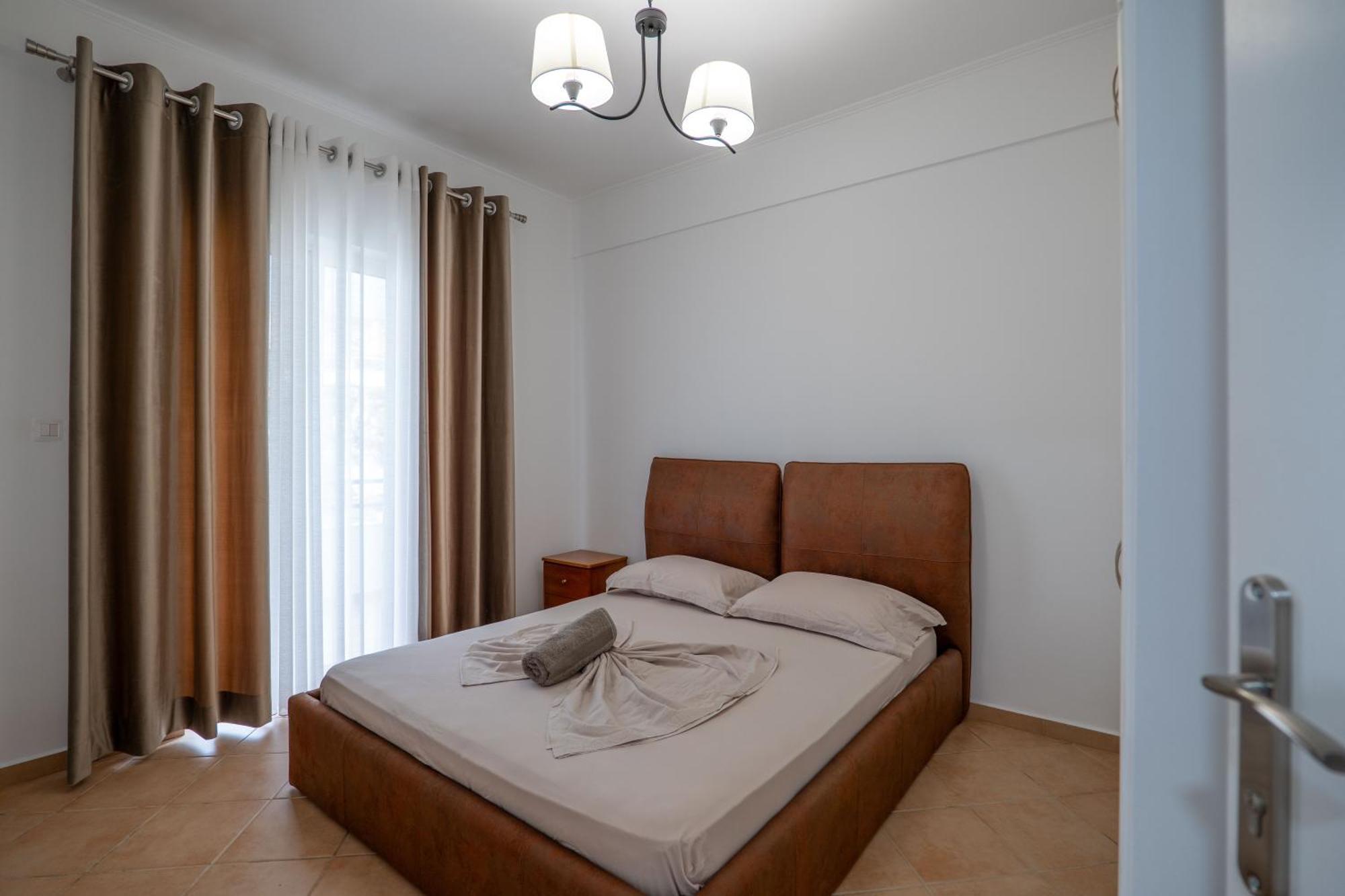 Hoteleks Inn & Suites Саранда Екстер'єр фото