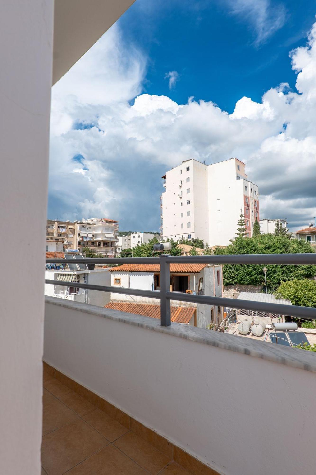 Hoteleks Inn & Suites Саранда Екстер'єр фото