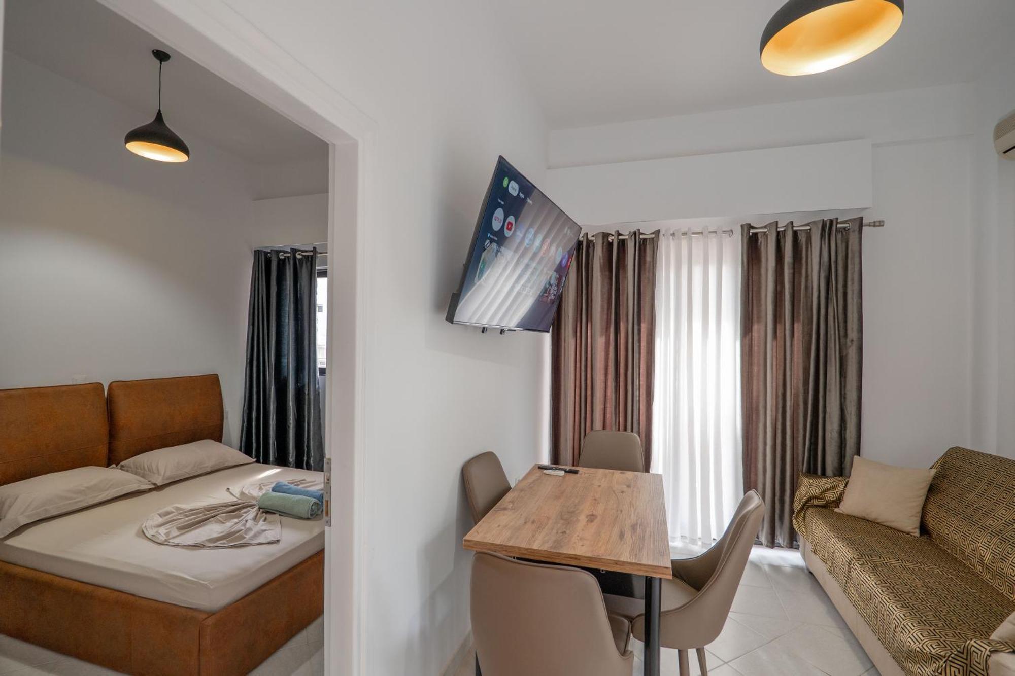 Hoteleks Inn & Suites Саранда Екстер'єр фото